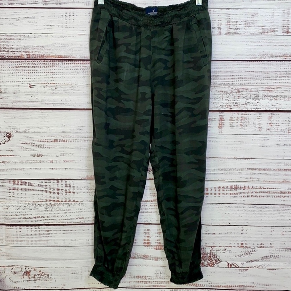 Camo Joggers American Eagle Size: Small